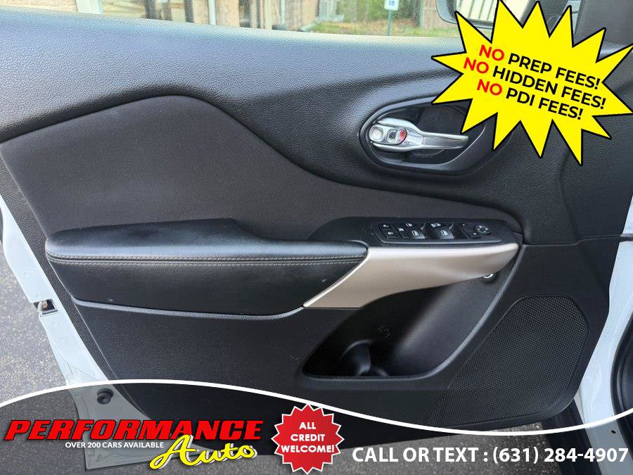 Used 2018 Jeep Cherokee Latitude w/ Altitude Package AWD/4WD image 25