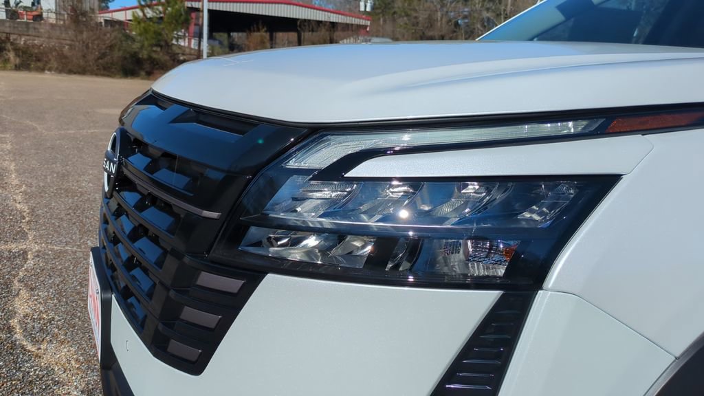 New 2026 Nissan Pathfinder SV image 9