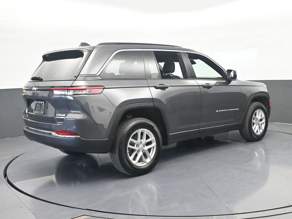 Used 2025 Jeep Grand Cherokee Laredo X RWD image 6