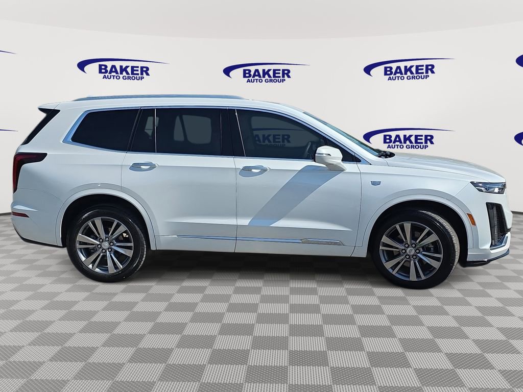 Used 2025 Cadillac XT6 Premium Luxury w/ LPO, Floor Liner Package AWD/4WD image 2