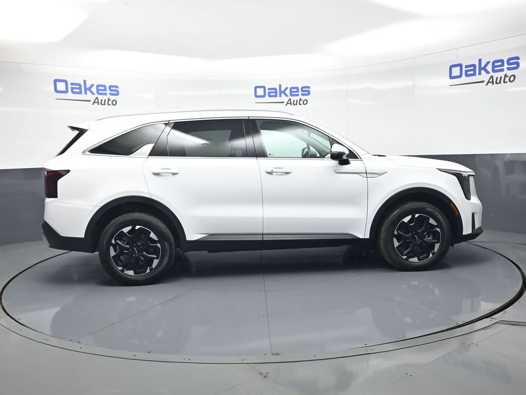 Certified 2026 Kia Sorento S AWD/4WD image 9