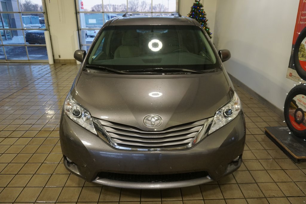 Used 2017 Toyota Sienna XLE image 15
