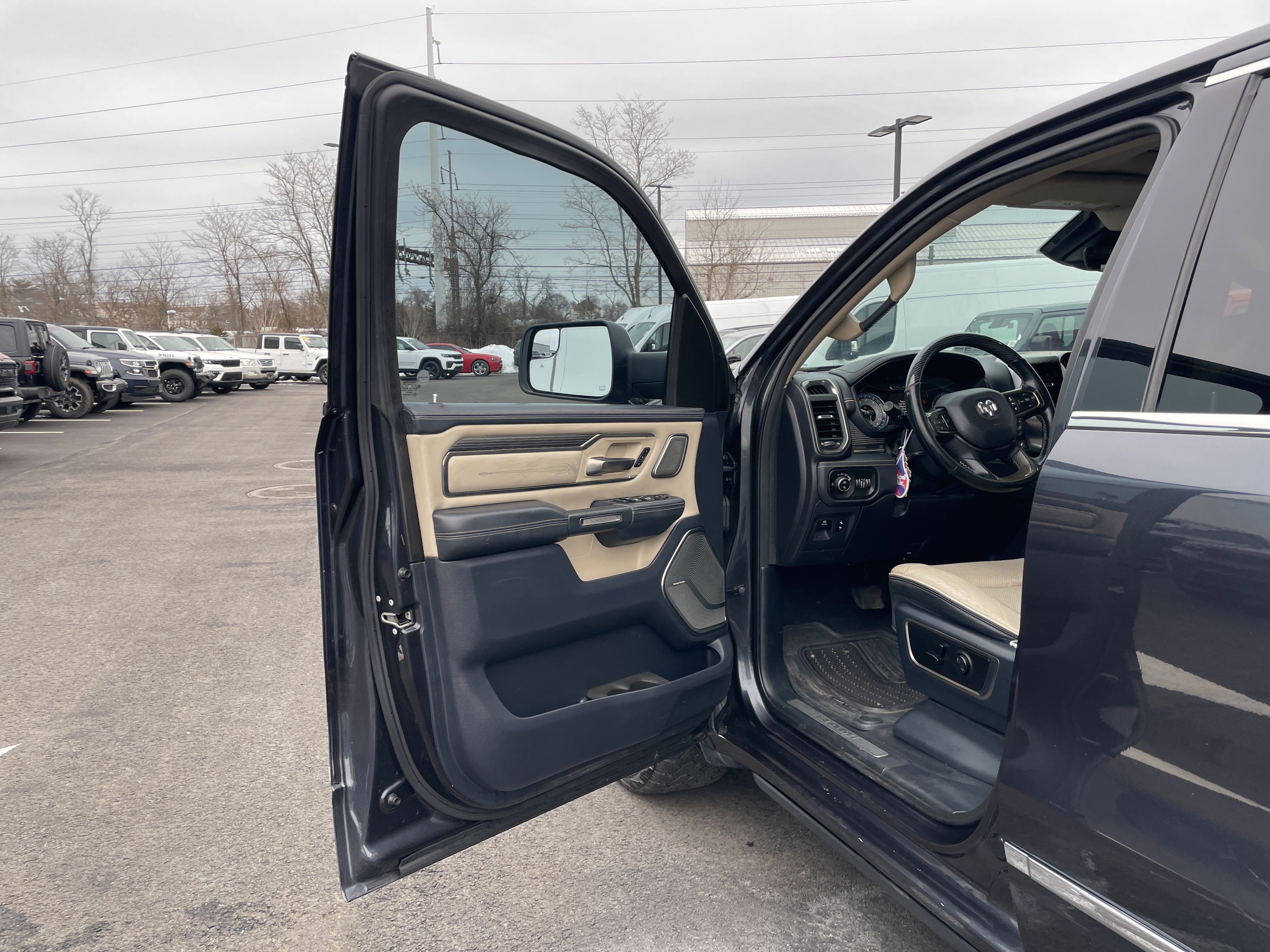 Used 2020 RAM 1500 Limited image 30