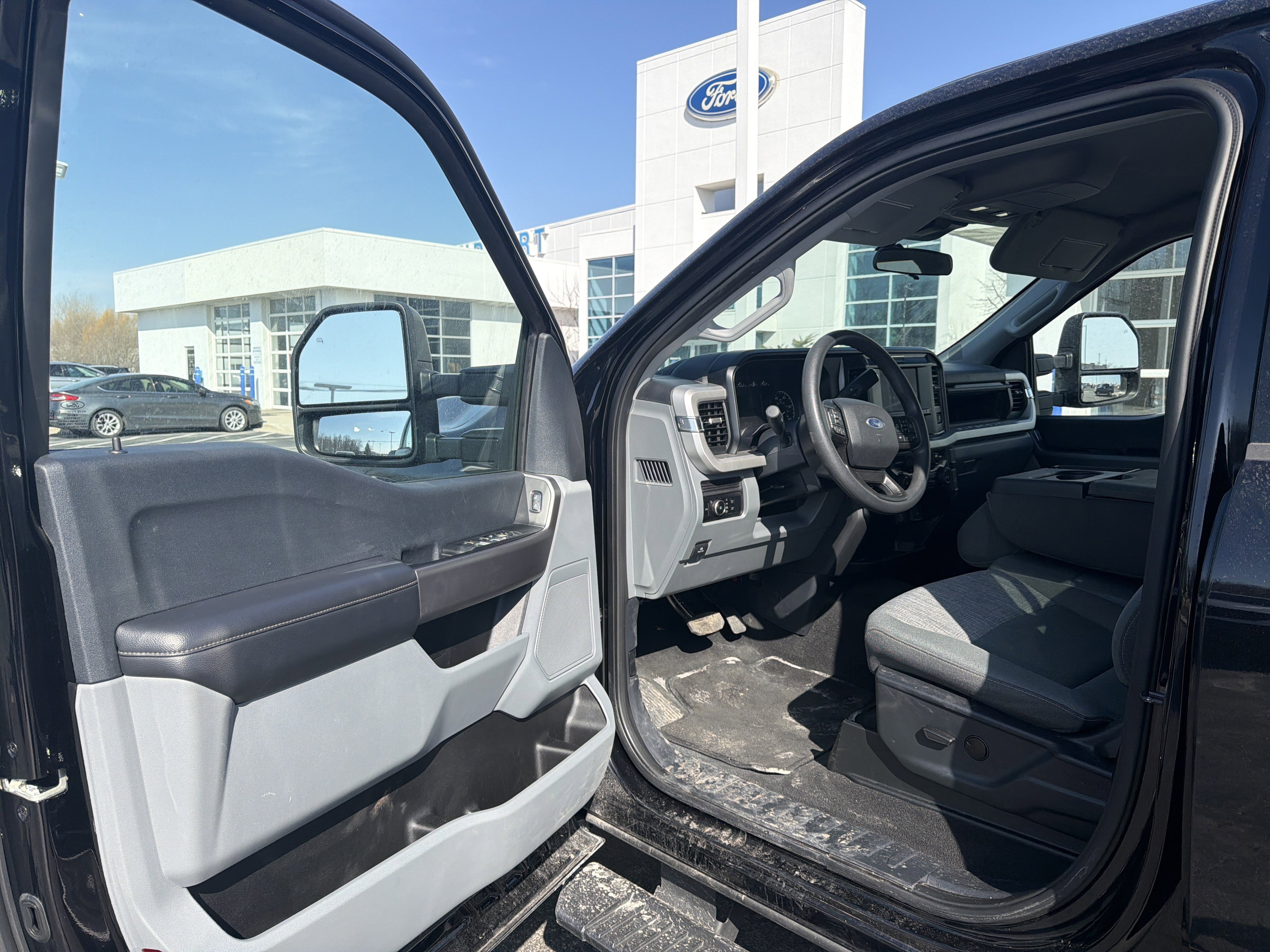 Certified 2025 Ford F250 XLT image 24