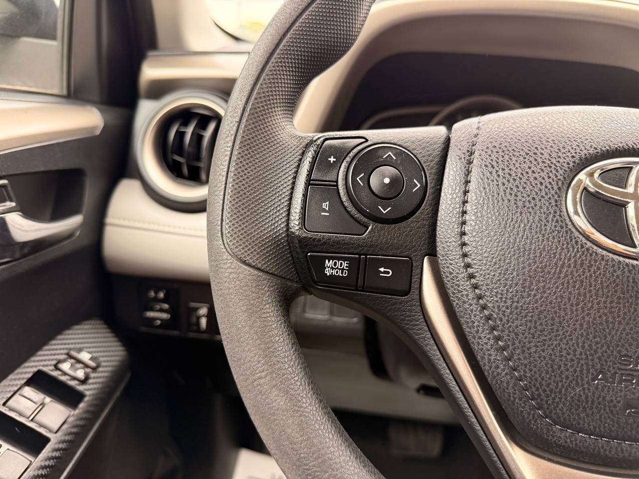 Used 2014 Toyota RAV4 XLE FWD image 24