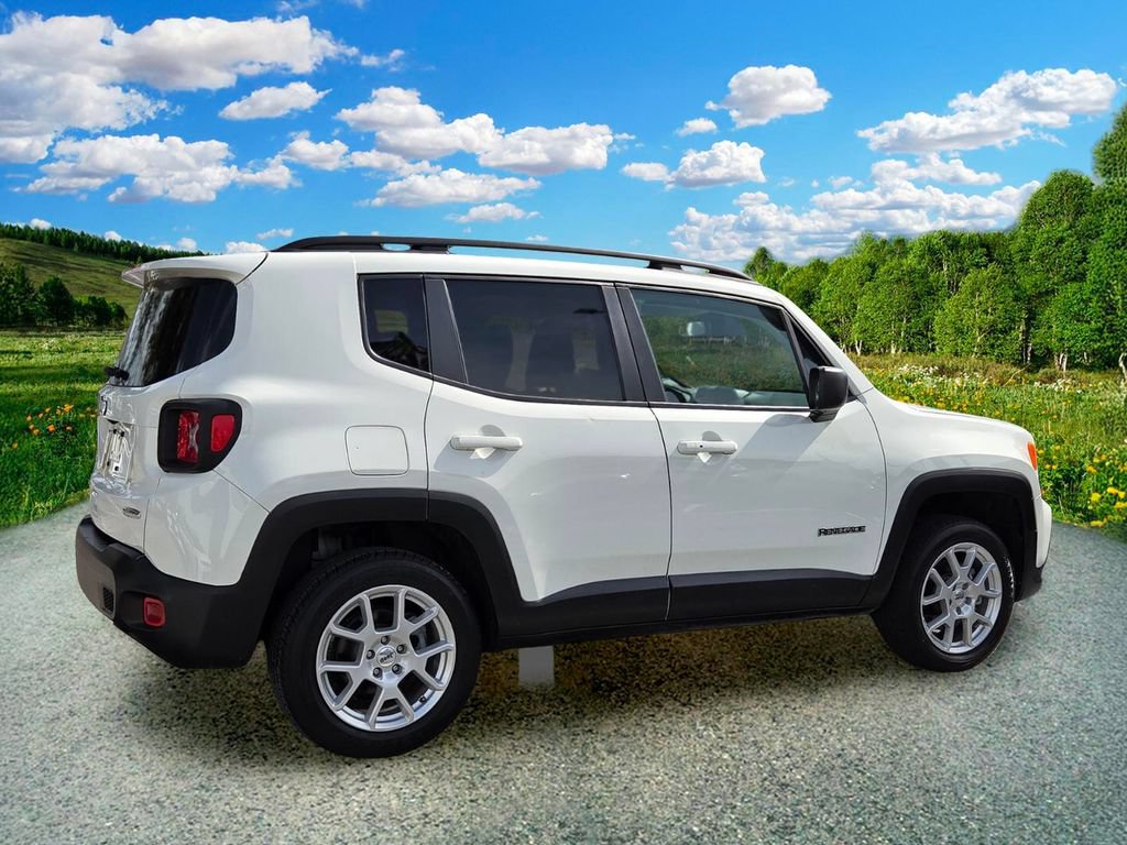 Certified 2022 Jeep Renegade Latitude w/ Convenience Group AWD/4WD image 6
