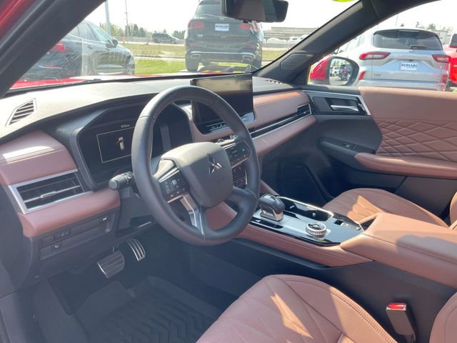 Used 2025 Mitsubishi Outlander SEL image 12