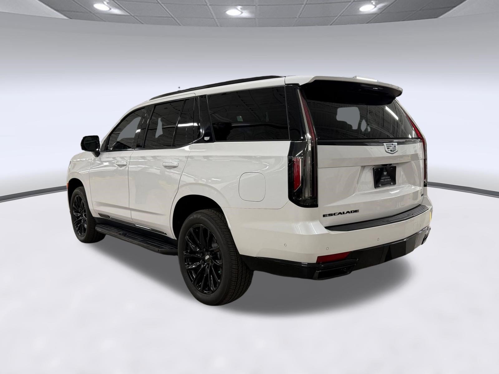 Certified 2023 Cadillac Escalade Sport Platinum w/ LPO, ONYX Package AWD/4WD image 3