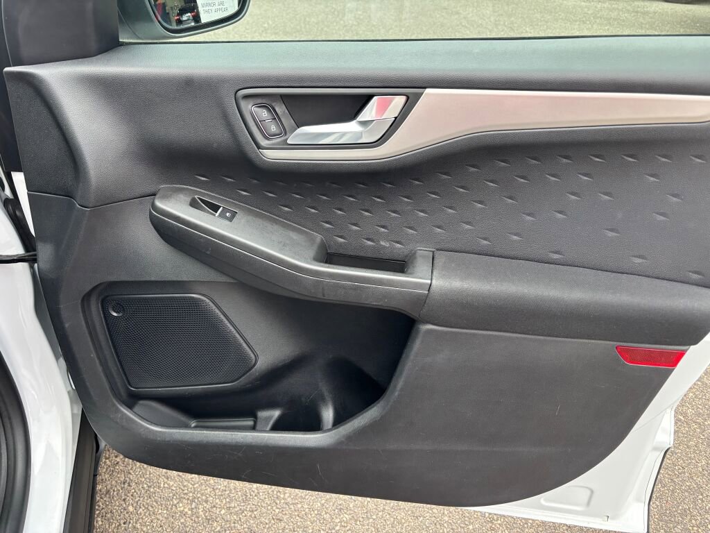 Used 2020 Ford Escape SE Sport image 25