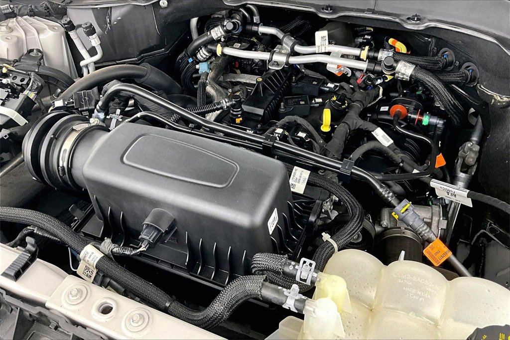 Used 2022 Ford Explorer XLT w/ Equipment Group 202A image 35