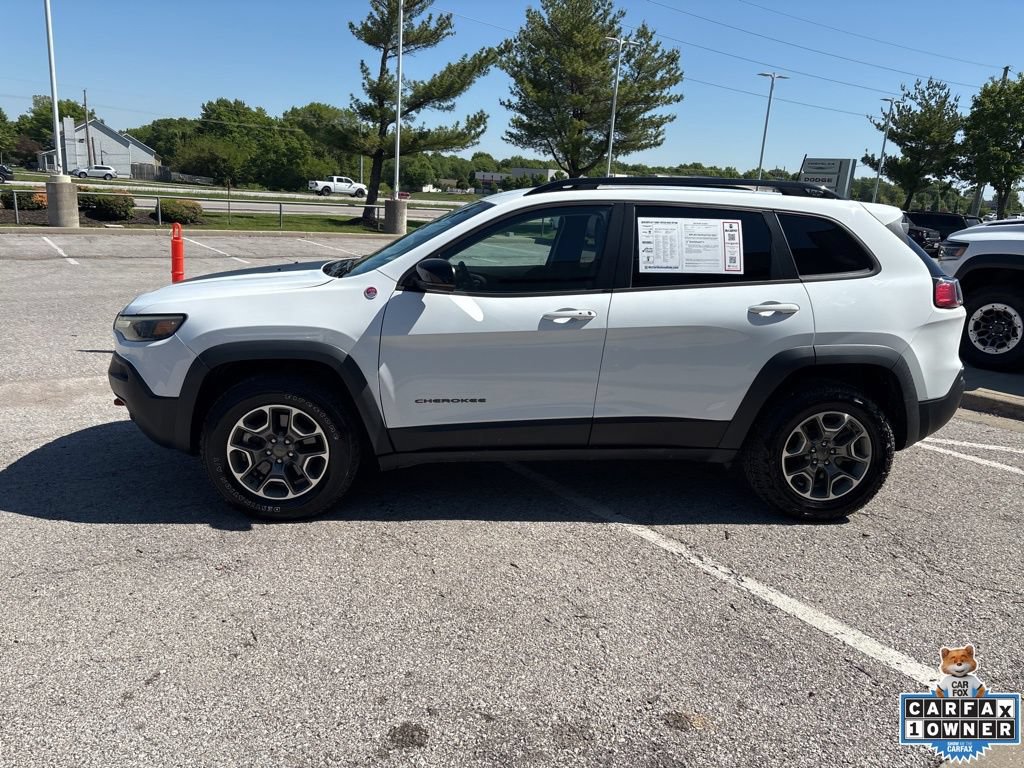 Used 2022 Jeep Cherokee Trailhawk w/ Comfort/Convenience Group AWD/4WD image 17
