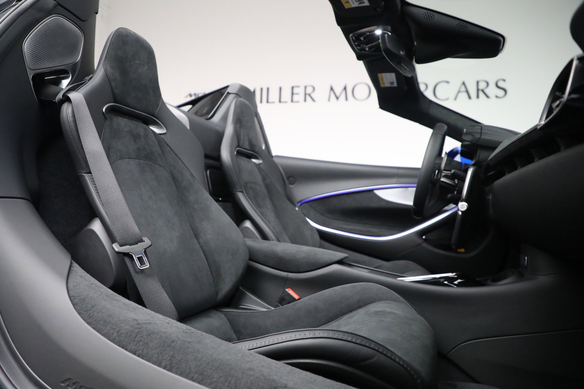 New 2025 McLaren Artura Spider image 38