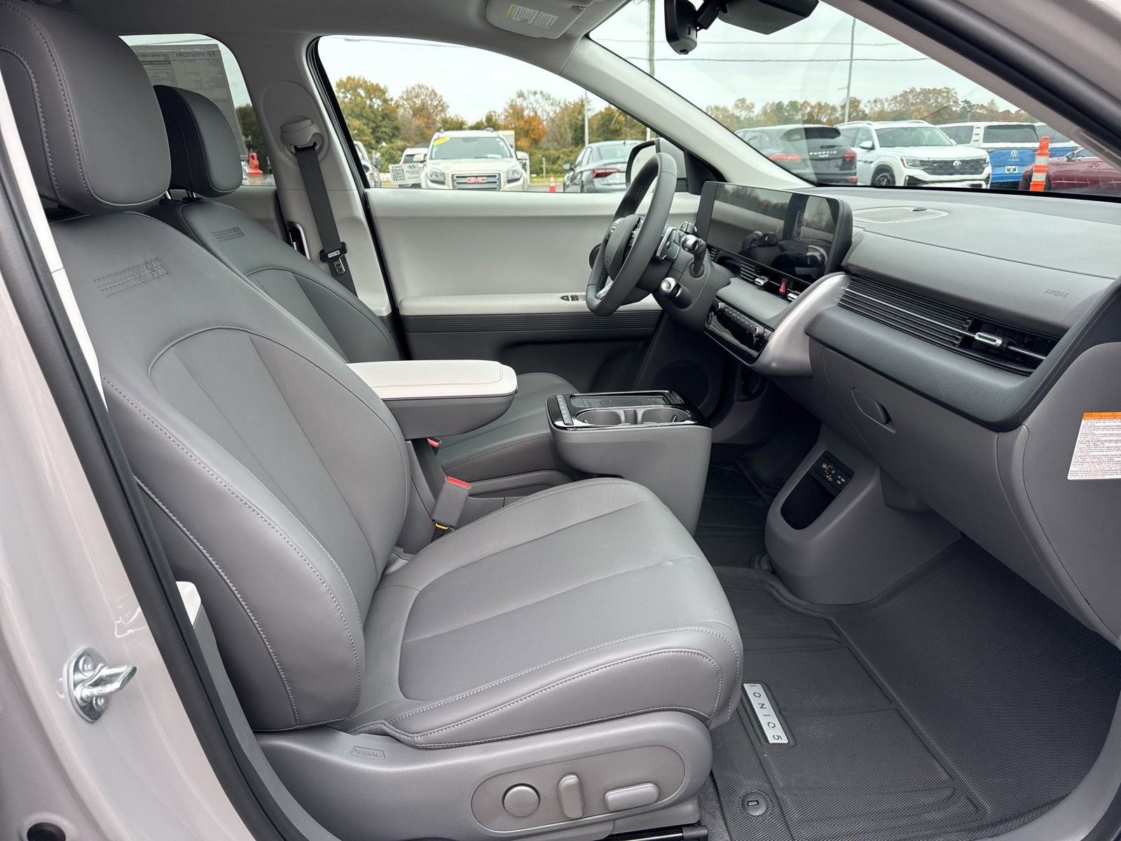 Used 2025 Hyundai Ioniq 5 SEL image 28