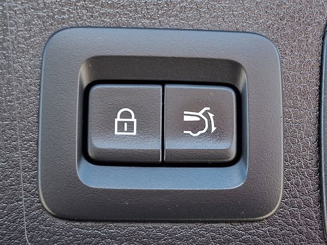 Used 2025 MAZDA CX-50 AWD 2.5 Turbo w/ Premium Pkg image 31