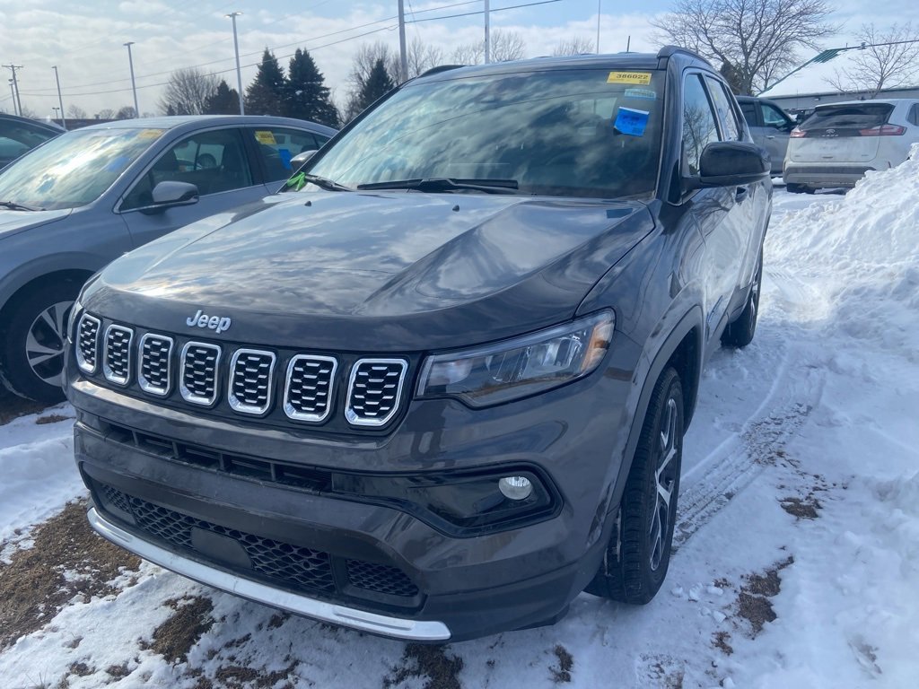 Used 2024 Jeep Compass Limited image 3