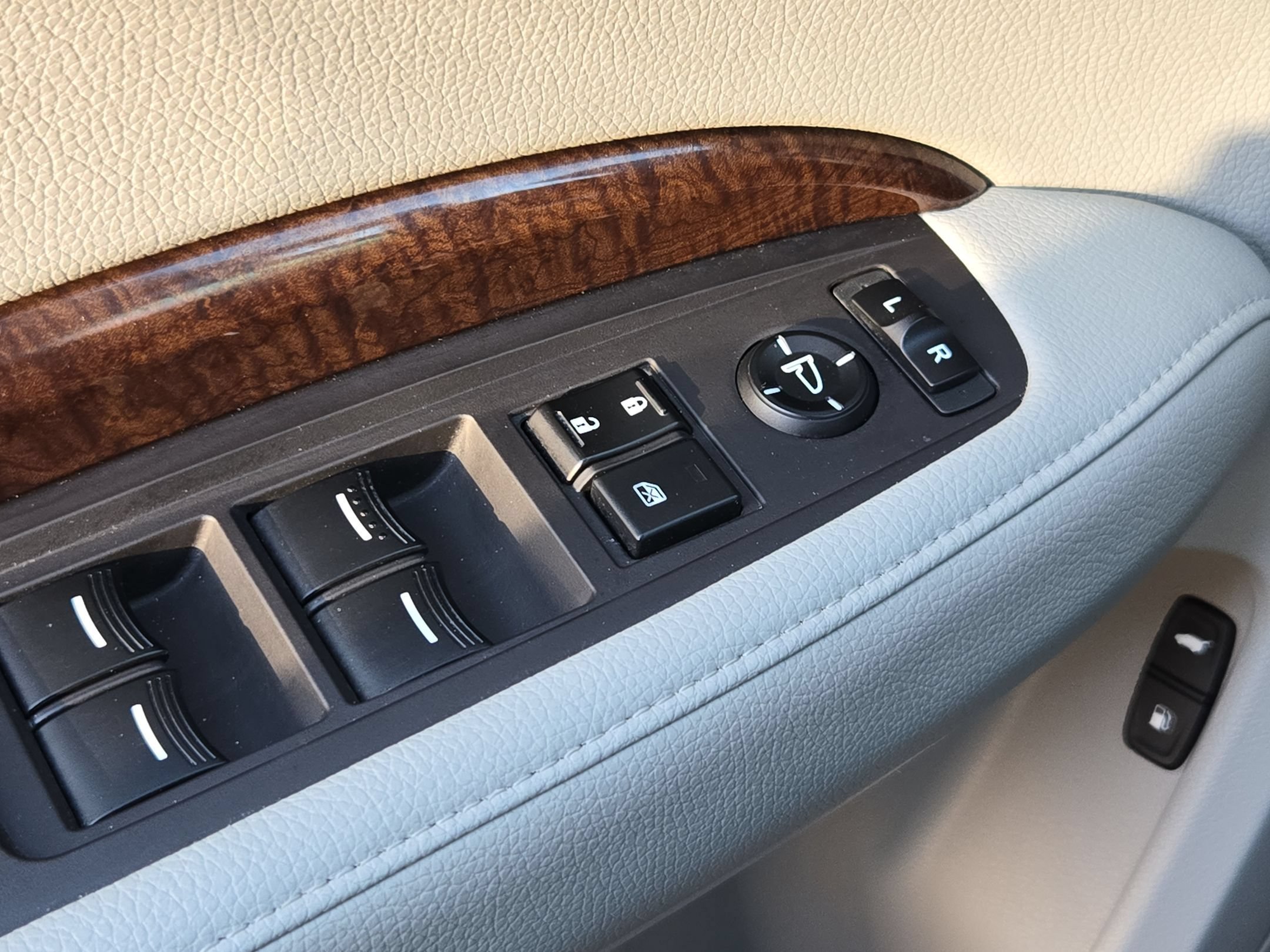 Used 2019 Acura MDX FWD image 11