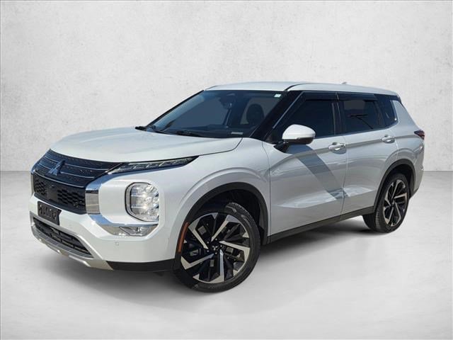 Used 2024 Mitsubishi Outlander SE