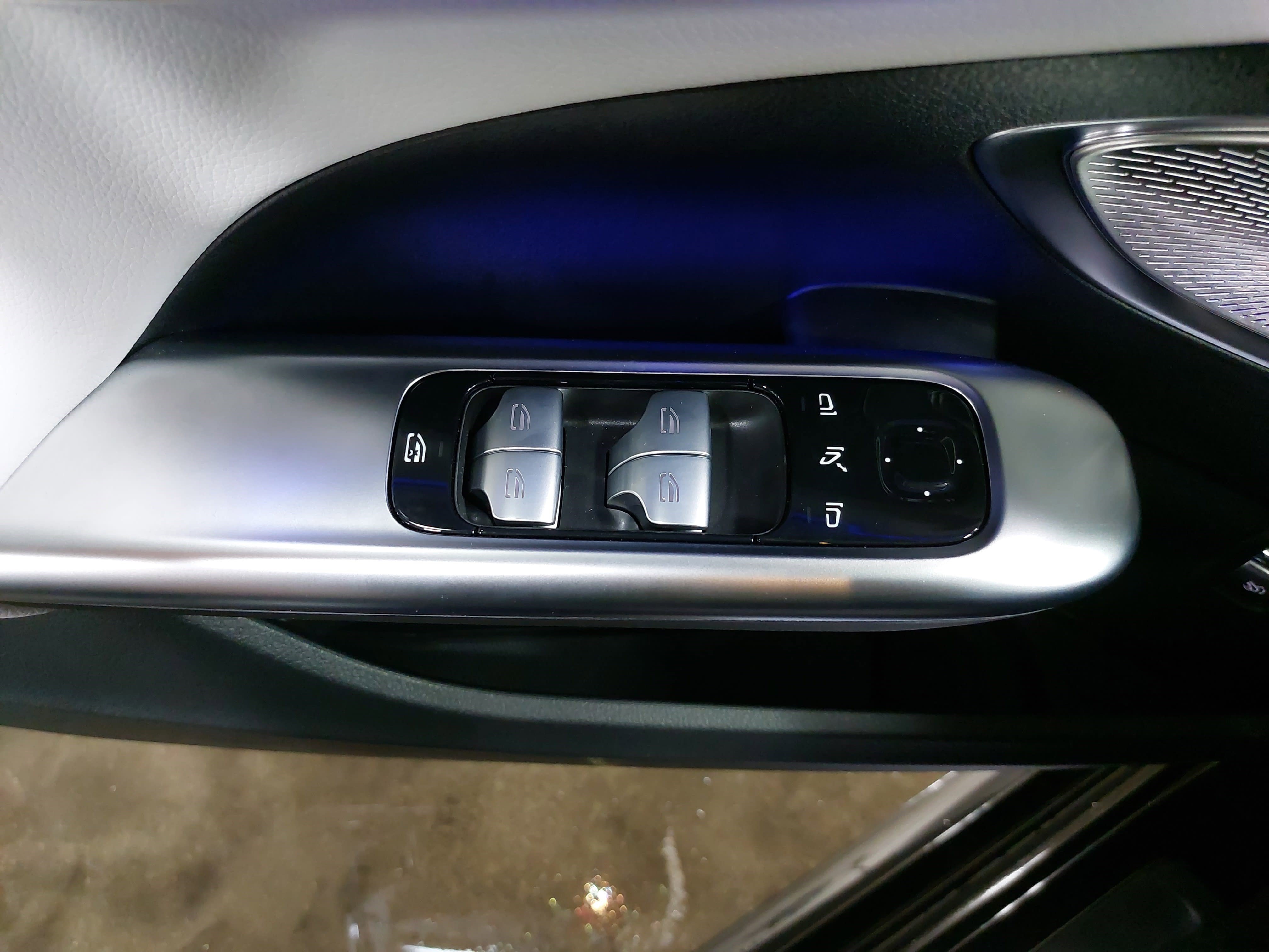 Used 2025 Mercedes-Benz C 300 Sedan image 27