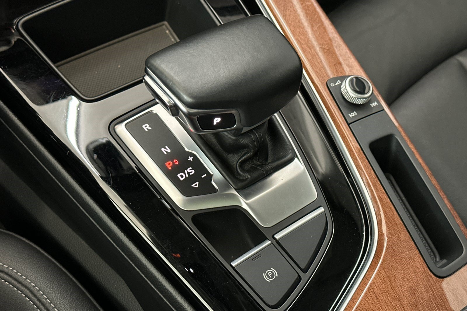 Used 2020 Audi A4 2.0T Premium w/ Convenience Package FWD image 17