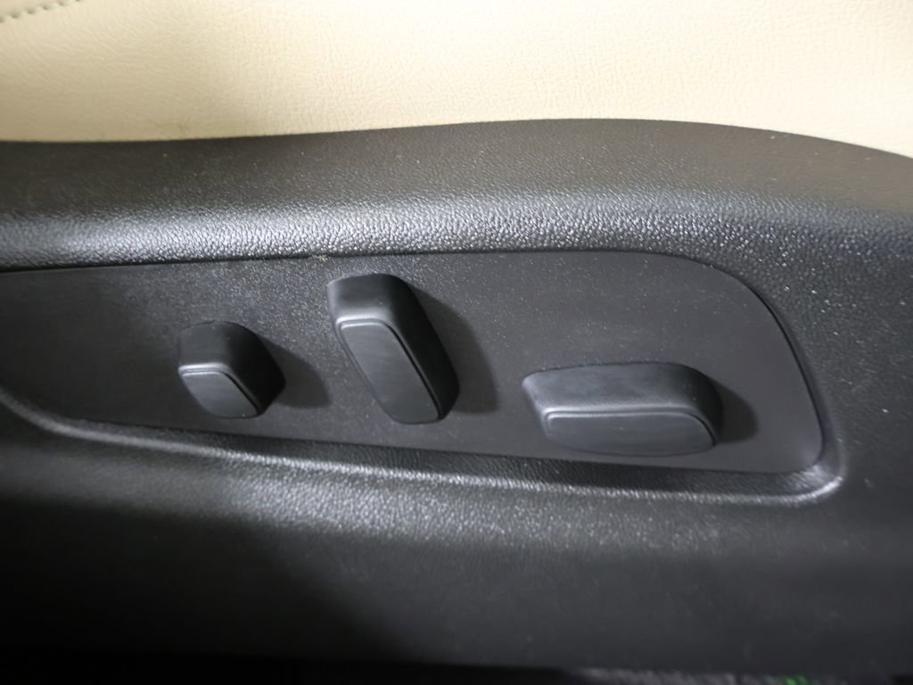 Used 2024 Cadillac XT4 Luxury image 35