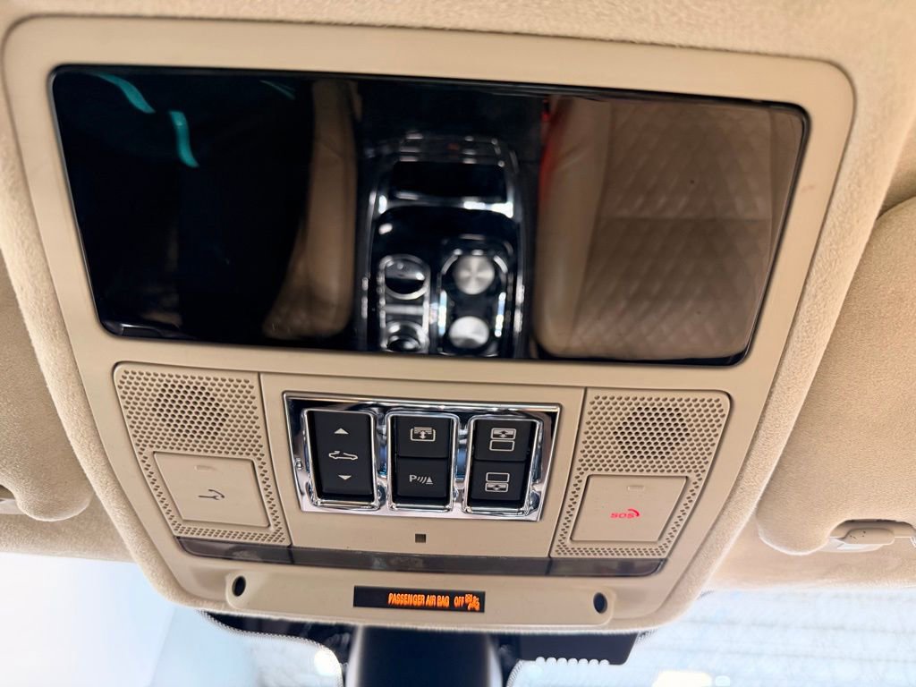 Used 2017 Jaguar XJ L Portfolio image 39