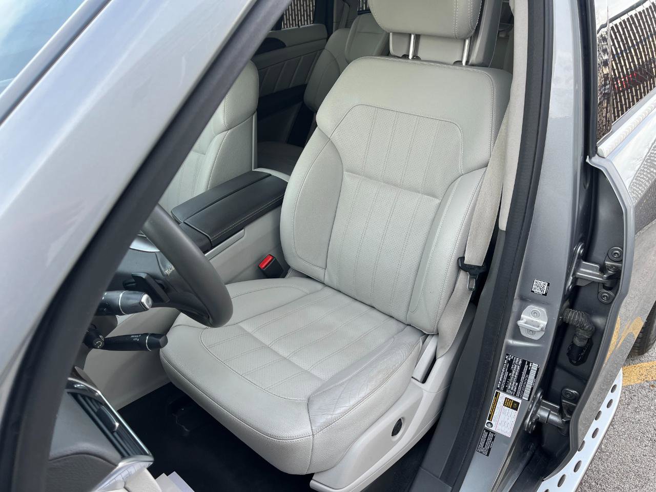 Used 2015 Mercedes-Benz GL 320 GL350 BlueTEC w/ Premium I Package image 12