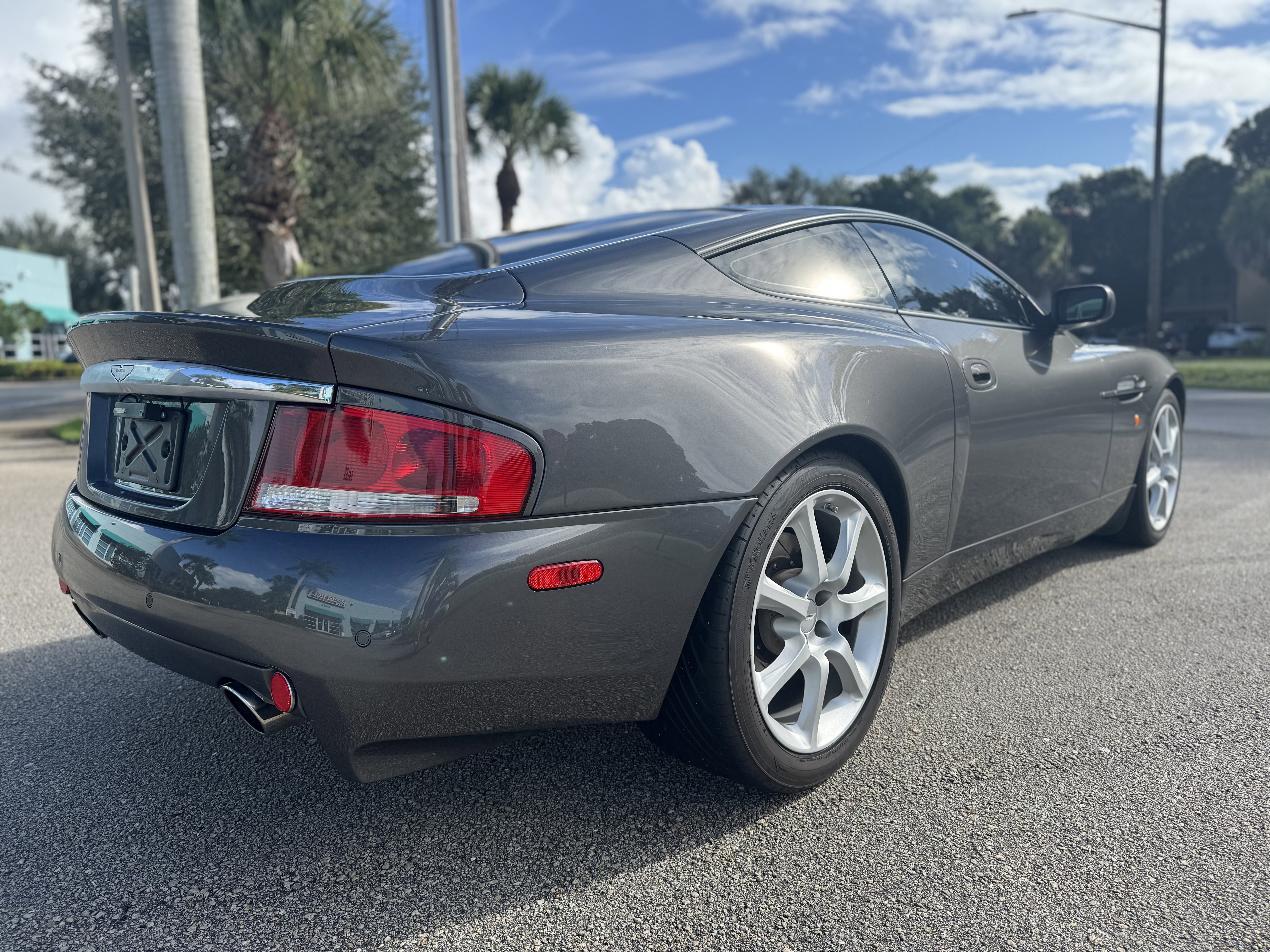 Used 2004 Aston Martin Vanquish image 4