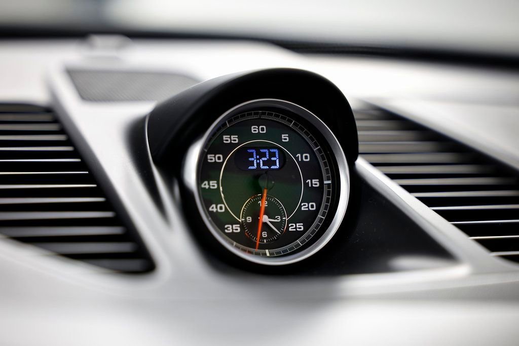 Certified 2015 Porsche 911 Carrera GTS RWD image 34