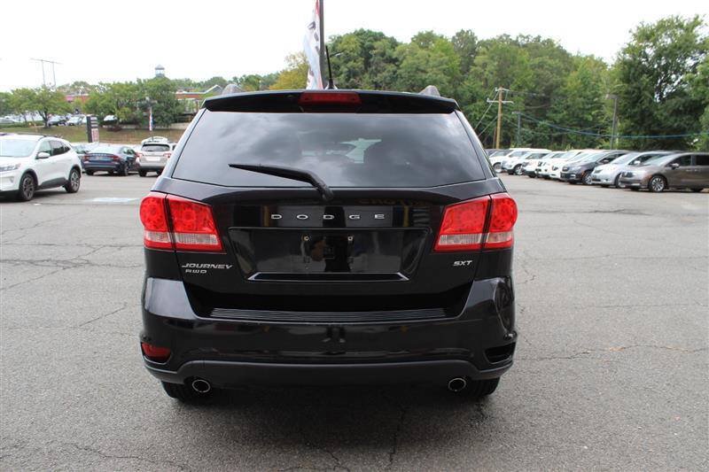 Used 2014 Dodge Journey SXT w/ Flexible Seating Group AWD/4WD image 4