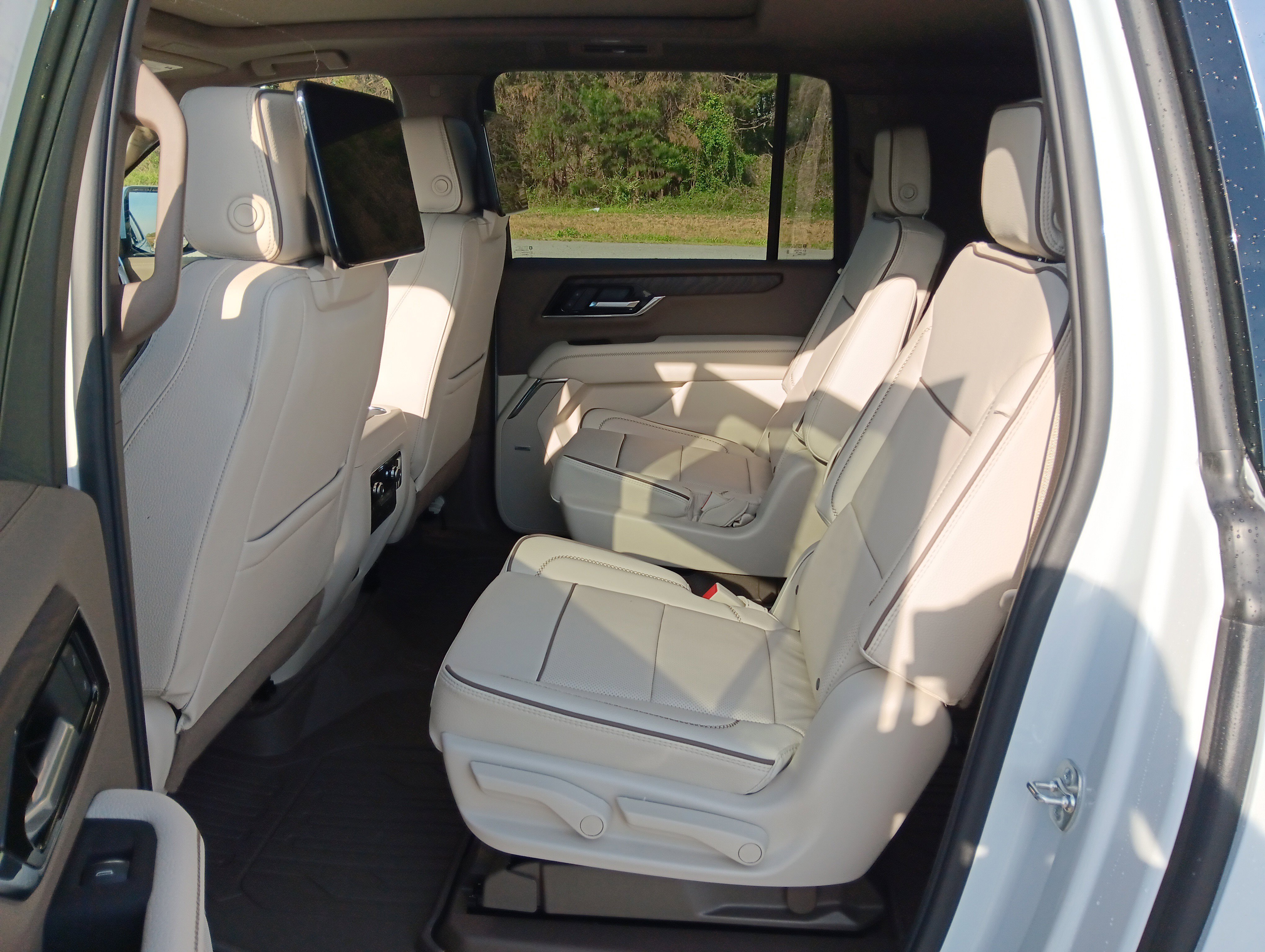 New 2026 GMC Yukon XL Denali image 12