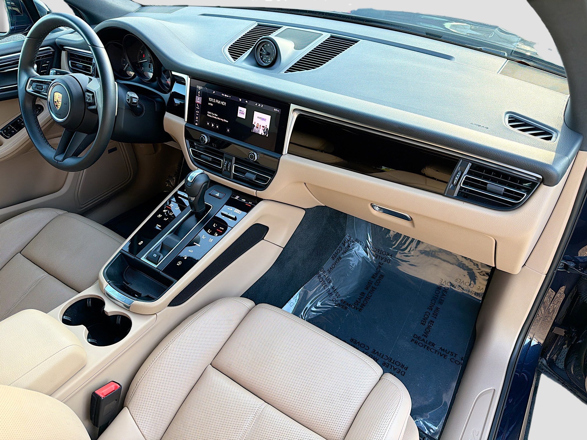 Used 2022 Porsche Macan image 14