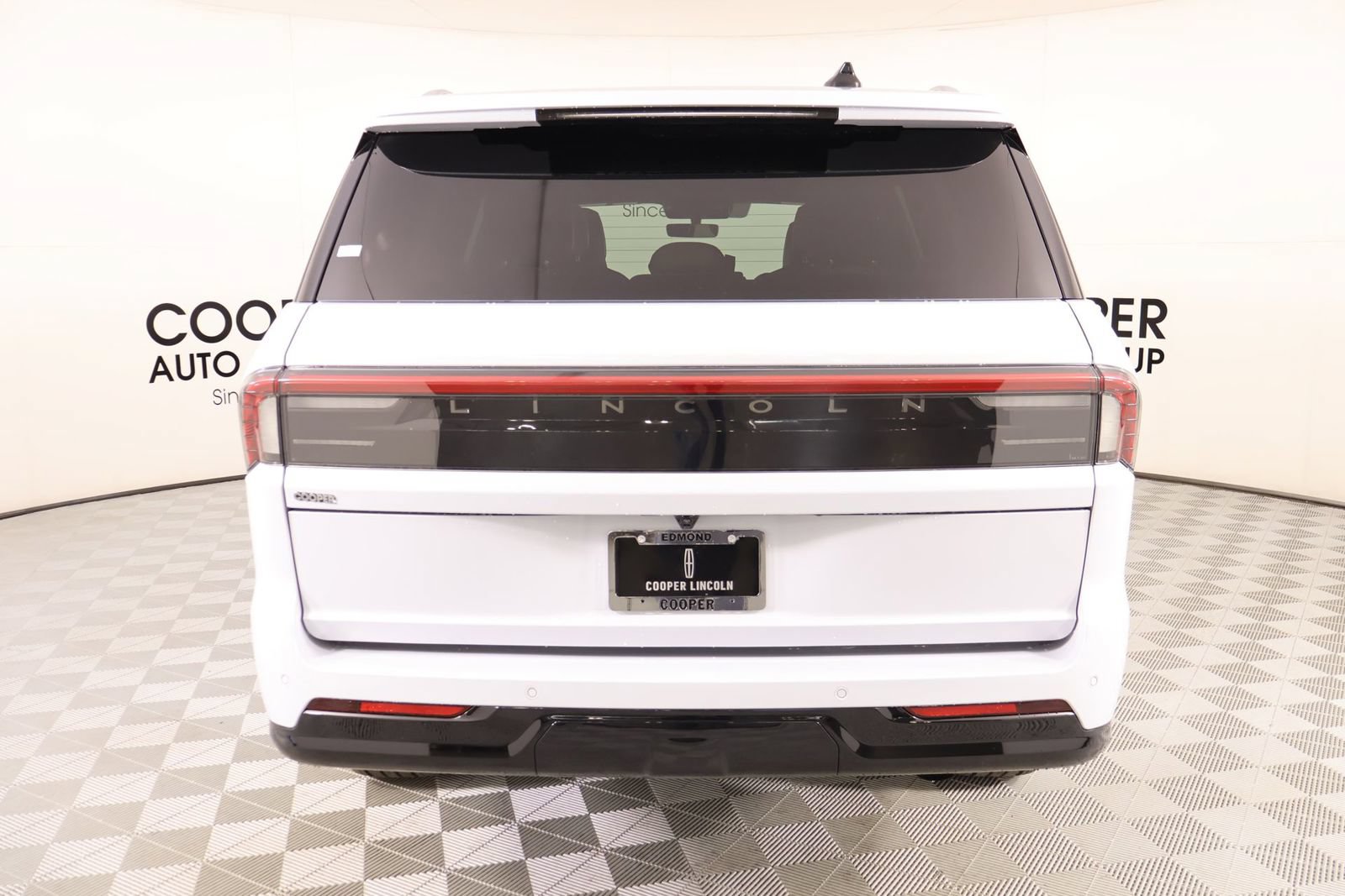 New 2026 Lincoln Navigator Black Label AWD/4WD image 23