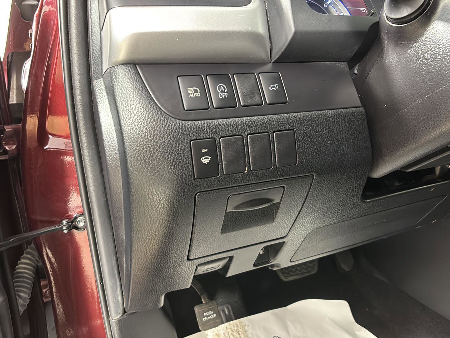 Used 2019 Toyota Highlander XLE AWD/4WD image 27
