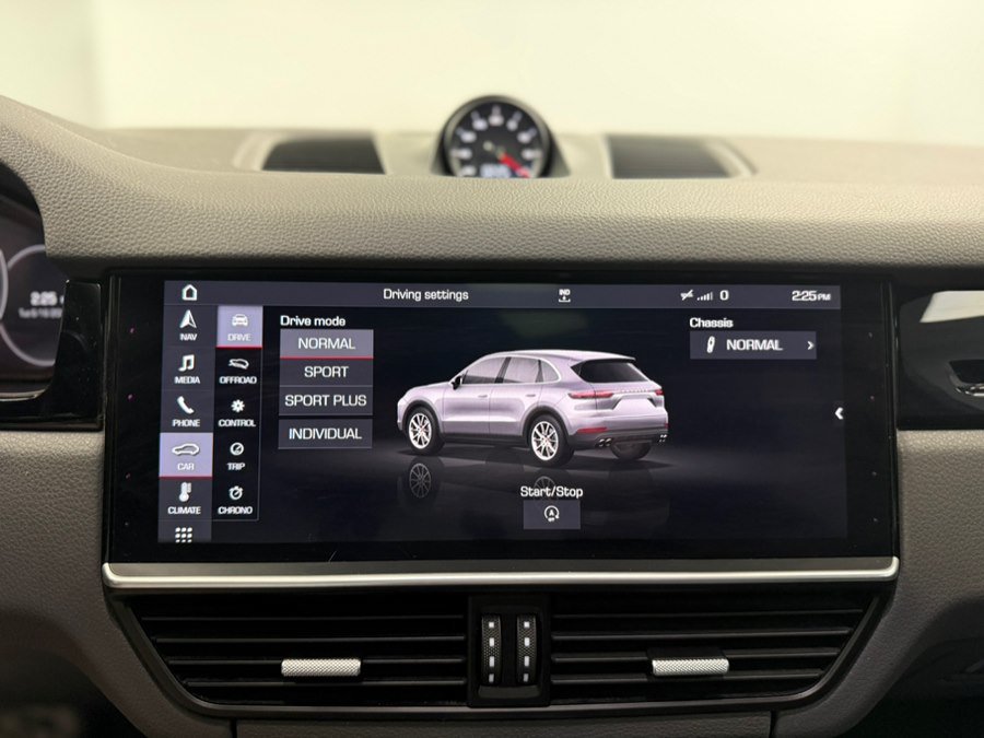 Used 2019 Porsche Cayenne S w/ Premium Plus Package AWD/4WD image 74