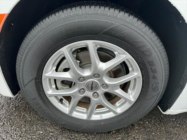 Certified 2022 Chrysler Voyager LX image 32