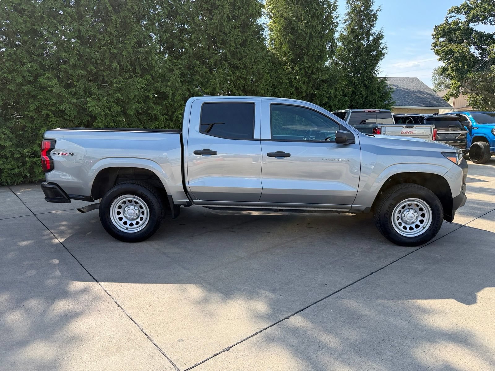 Used 2023 Chevrolet Colorado W/T w/ WT Convenience Package II AWD/4WD image 8