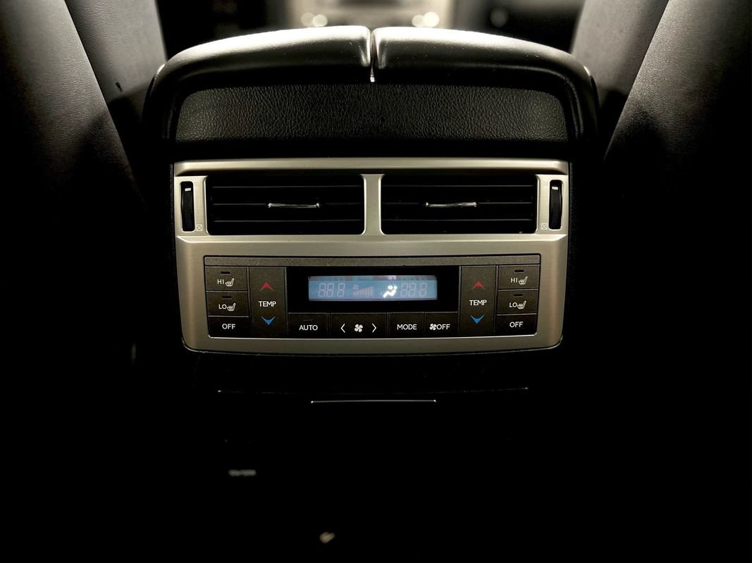 Used 2015 Lexus LX 570 4WD w/ Luxury Package image 35