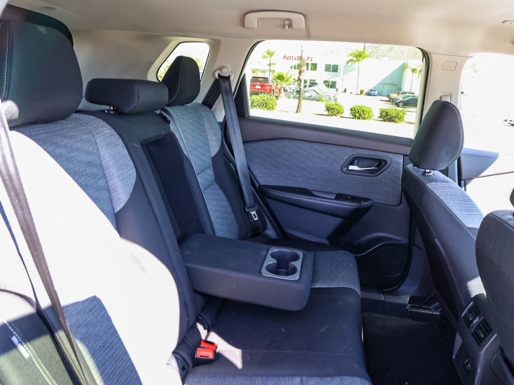 Used 2023 Nissan Rogue SV image 18