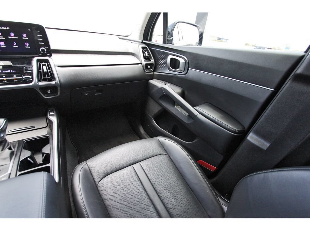 Used 2023 Kia Sorento S w/ Panoramic Sunroof Package FWD image 11
