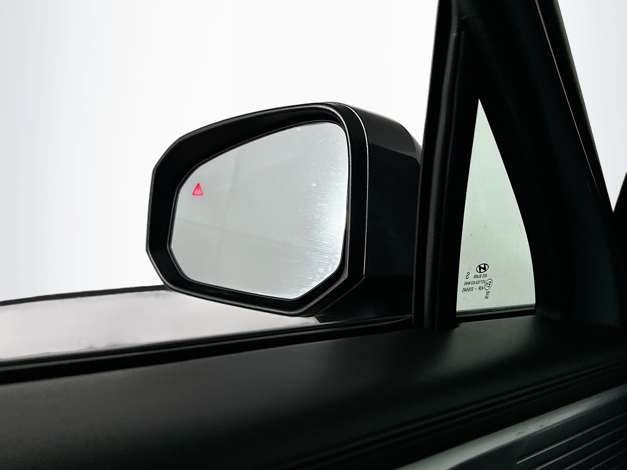 Used 2025 Hyundai Santa Fe SEL FWD image 16