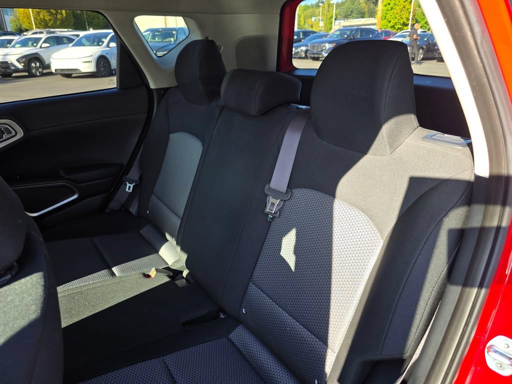 Used 2024 Kia Soul S FWD image 17