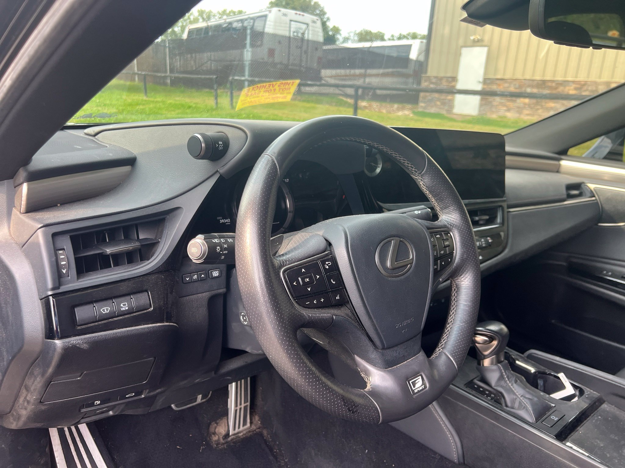 Used 2024 Lexus ES 350 F Sport w/ Accessory Package (Z2) FWD image 11