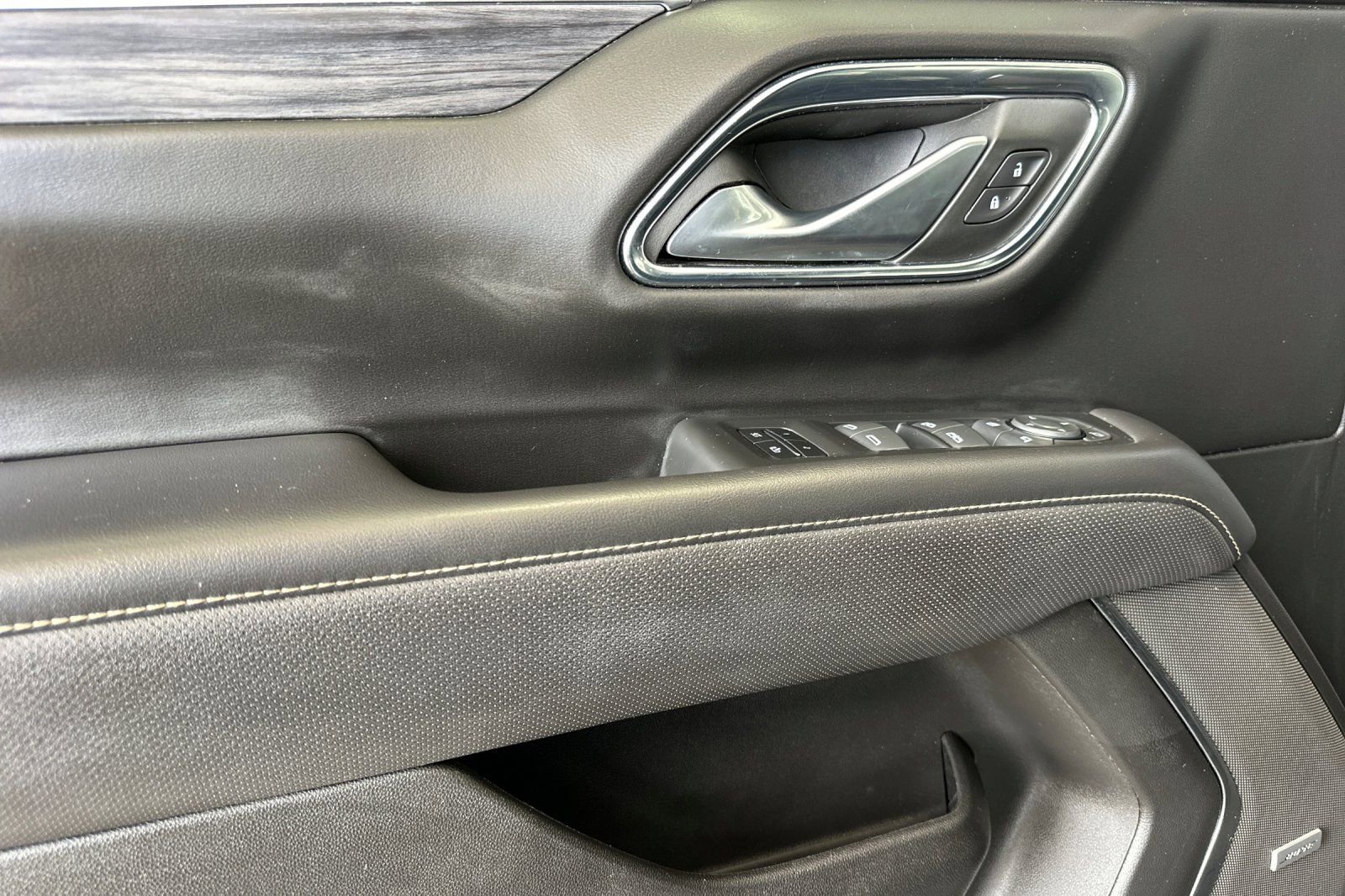 Used 2022 GMC Yukon XL SLT w/ SLT Luxury Package RWD image 11