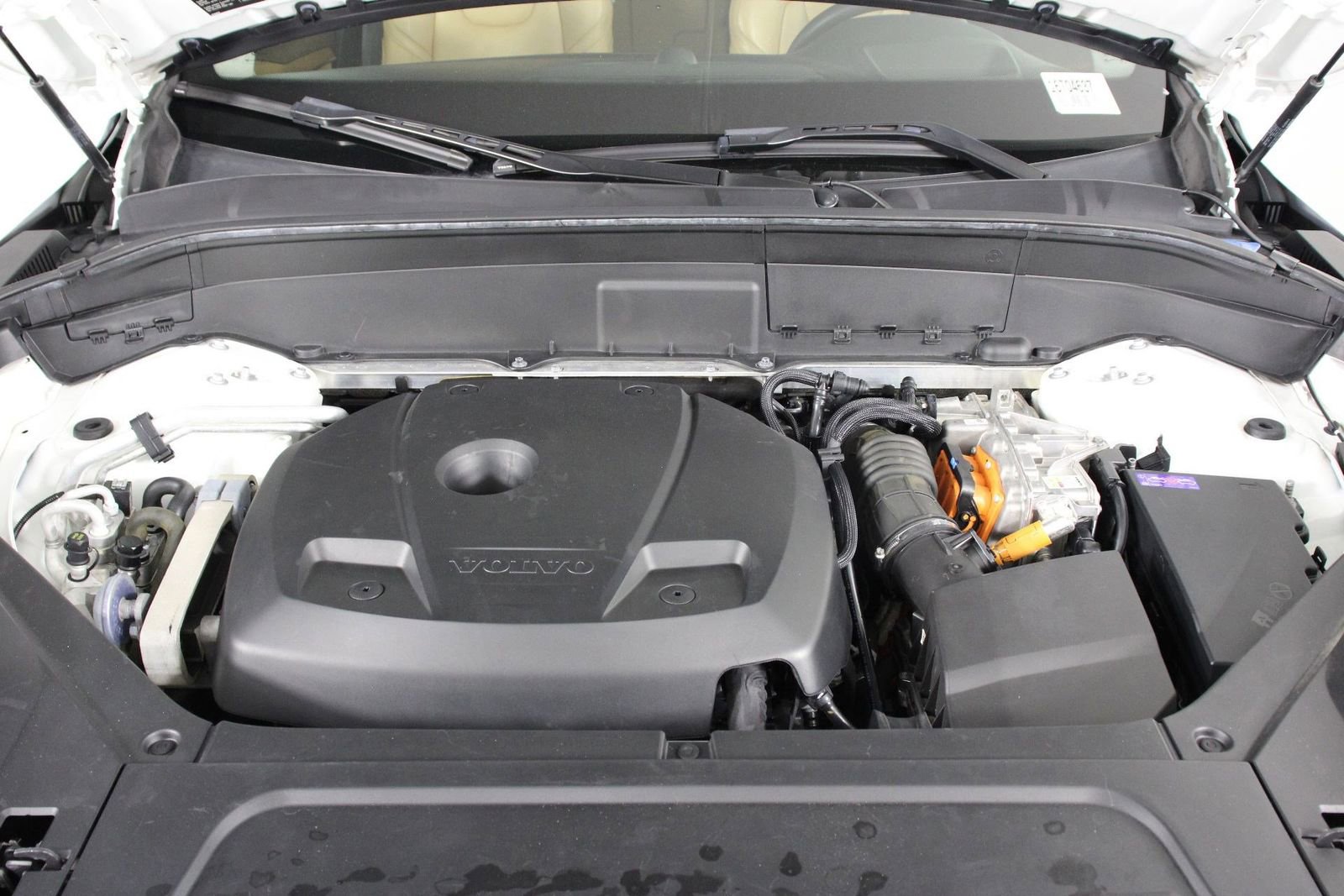 Used 2016 Volvo XC90 T8 Inscription w/ Vision Package AWD/4WD image 24