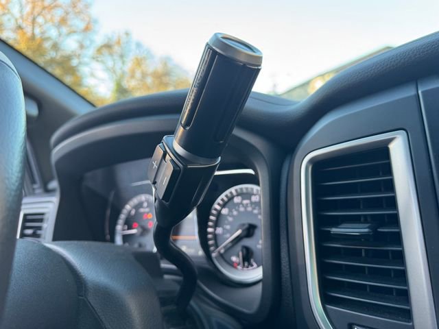 Used 2019 Nissan Titan SV w/ SV Convenience Package image 27