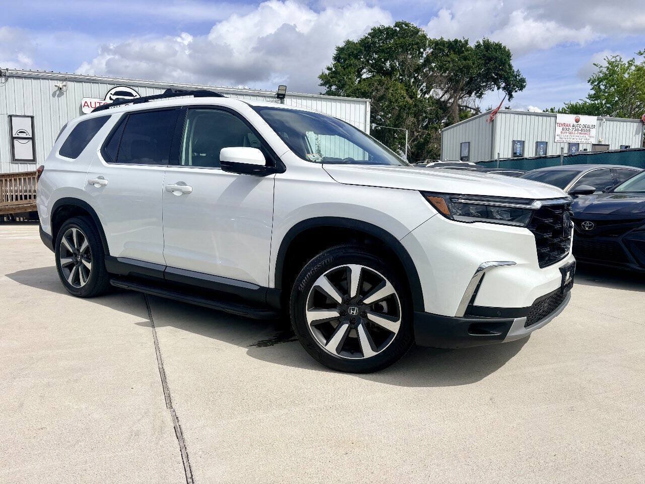 Used 2024 Honda Pilot Elite image 4