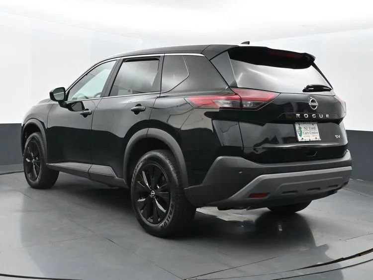 Used 2023 Nissan Rogue SV image 9