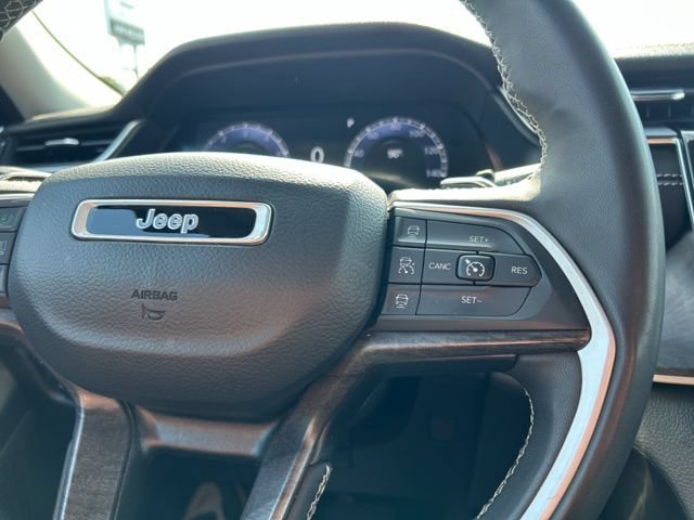 Used 2023 Jeep Grand Cherokee L Limited AWD/4WD image 40