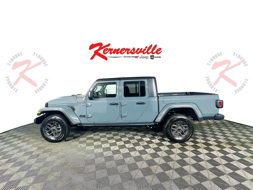 New 2025 Jeep Gladiator Sport image 4