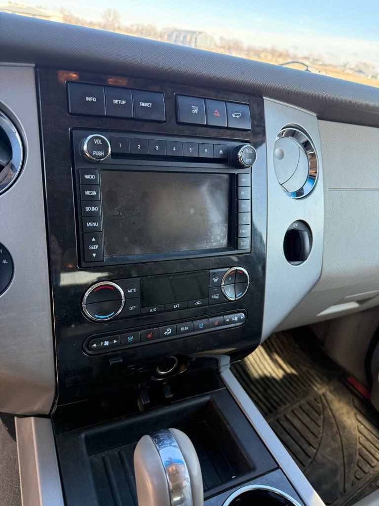 Used 2013 Ford Expedition EL Limited image 13